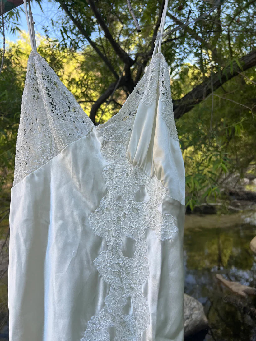 Robe de cocktail longue en satin ivoire à épaules dénudées et à fleurs, longueur au sol, robe de soirée nv4105