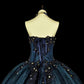 Marineblaues, wunderschönes, exquisites, perlenbesetztes, florales, langes Ballkleid aus Tüll, nv4379