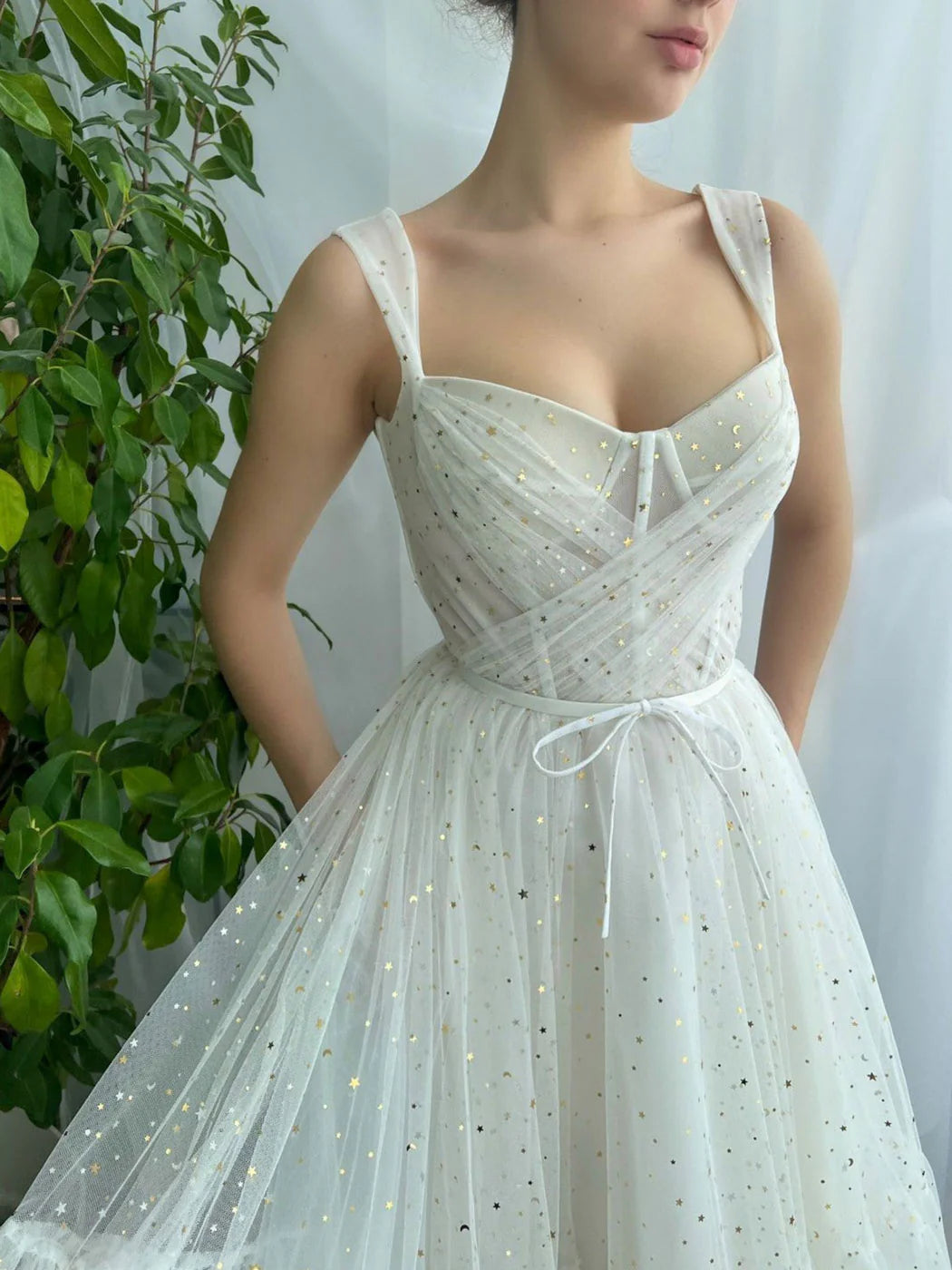 Elfenbeinfarbenes Ballkleid mit herzförmigem Ausschnitt und wadenlanger Trägern Elfenbeinfarbenes Abendkleid NV1533