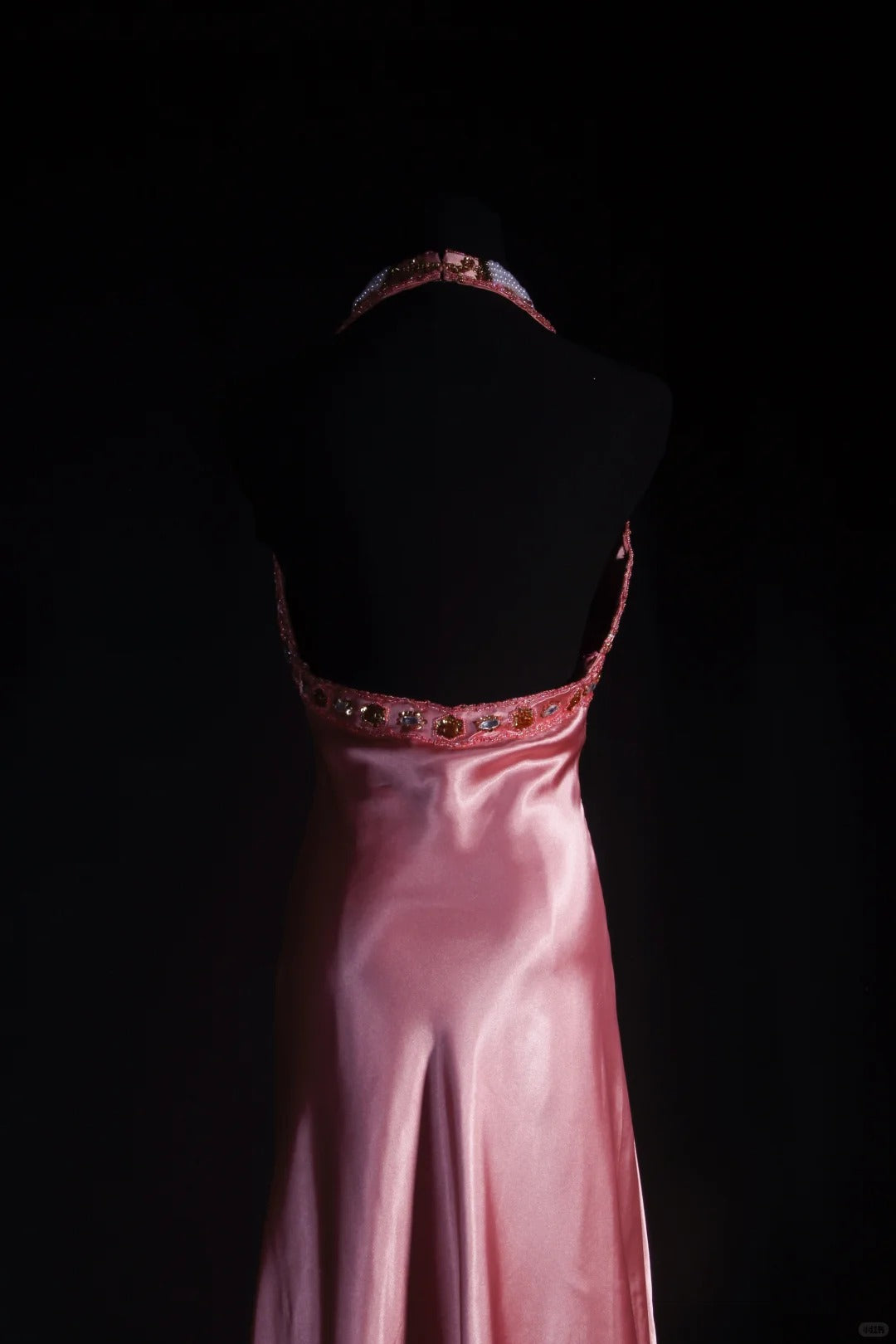 Rosa exquisite Perlen Retro-Mode lange Satin Ballkleid Partykleid nv5210