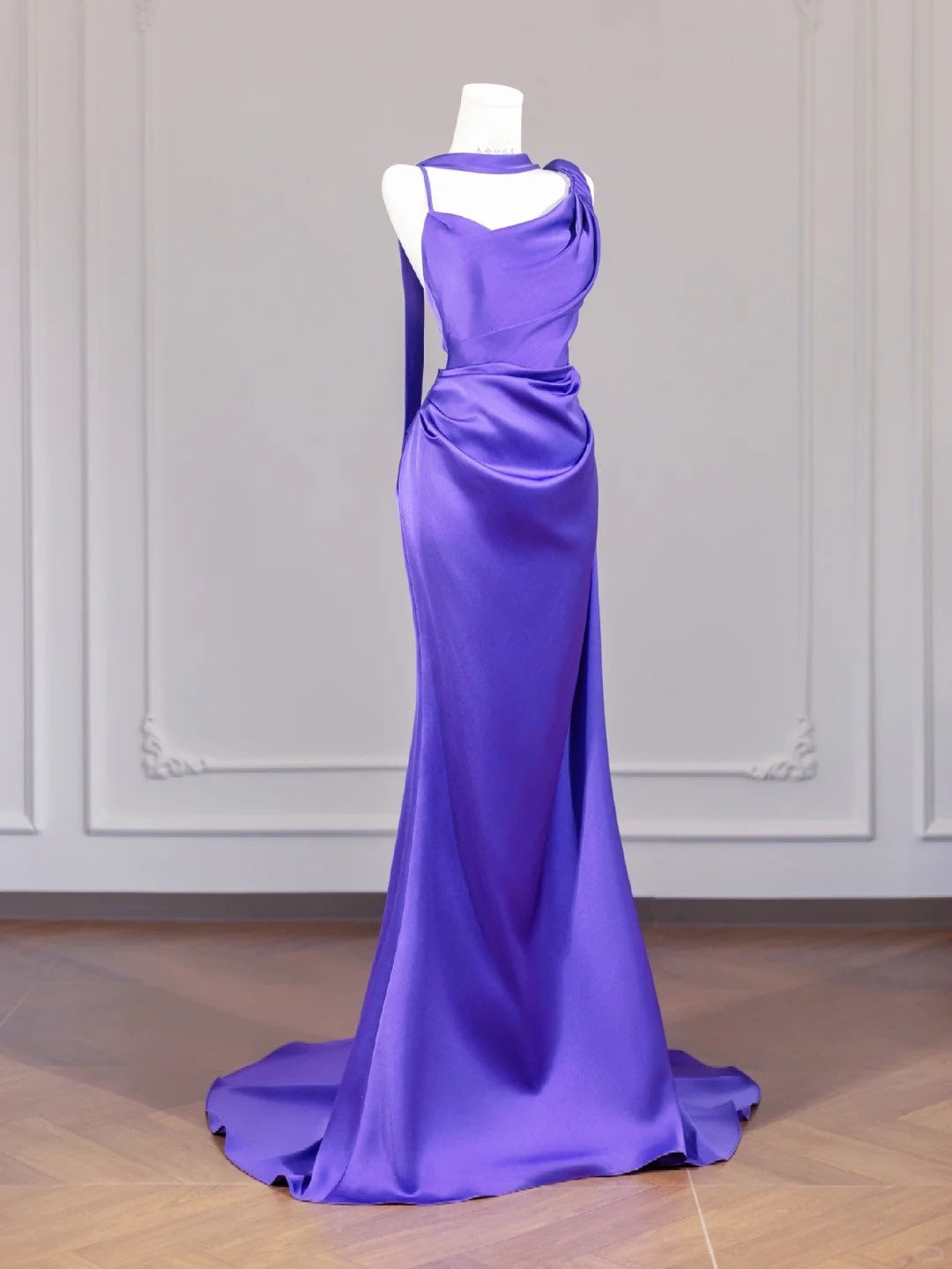 Robe de bal longue en satin violet, élégante et dos nu, nv4964