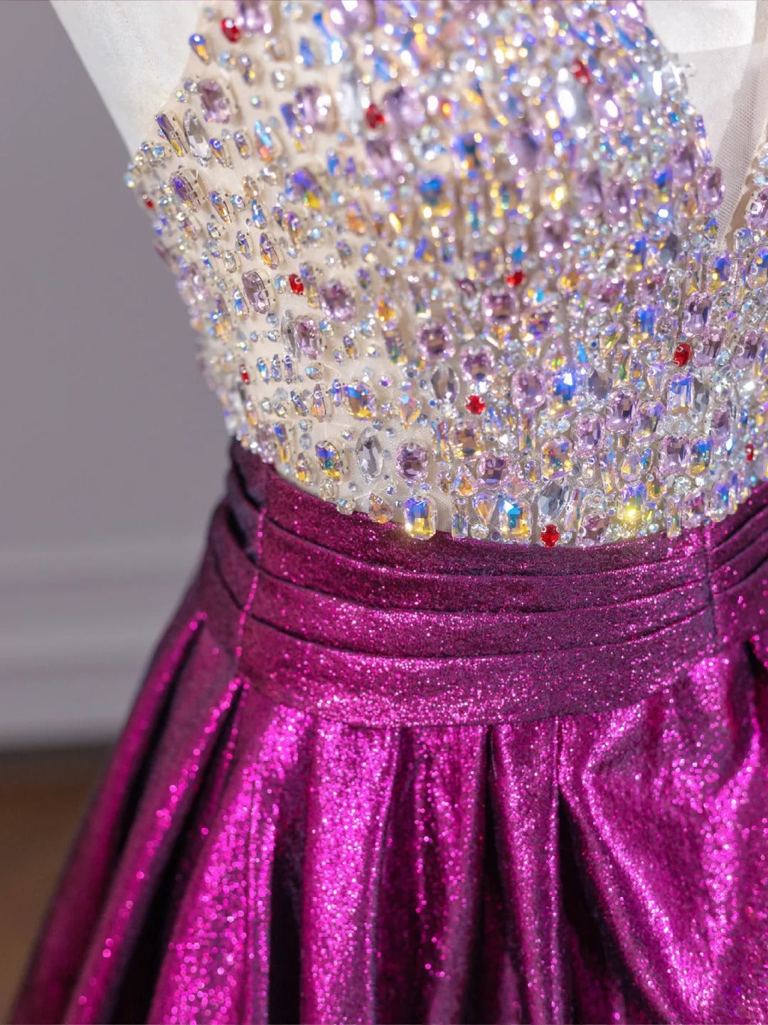 Robe de bal longue violette scintillante et perlée, longueur au sol, nv4967