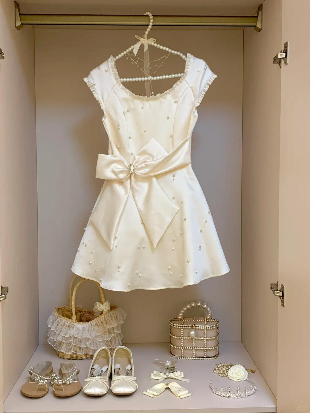 Robe de soirée courte en satin blanc à perles, tenue de fête d'anniversaire nv5314