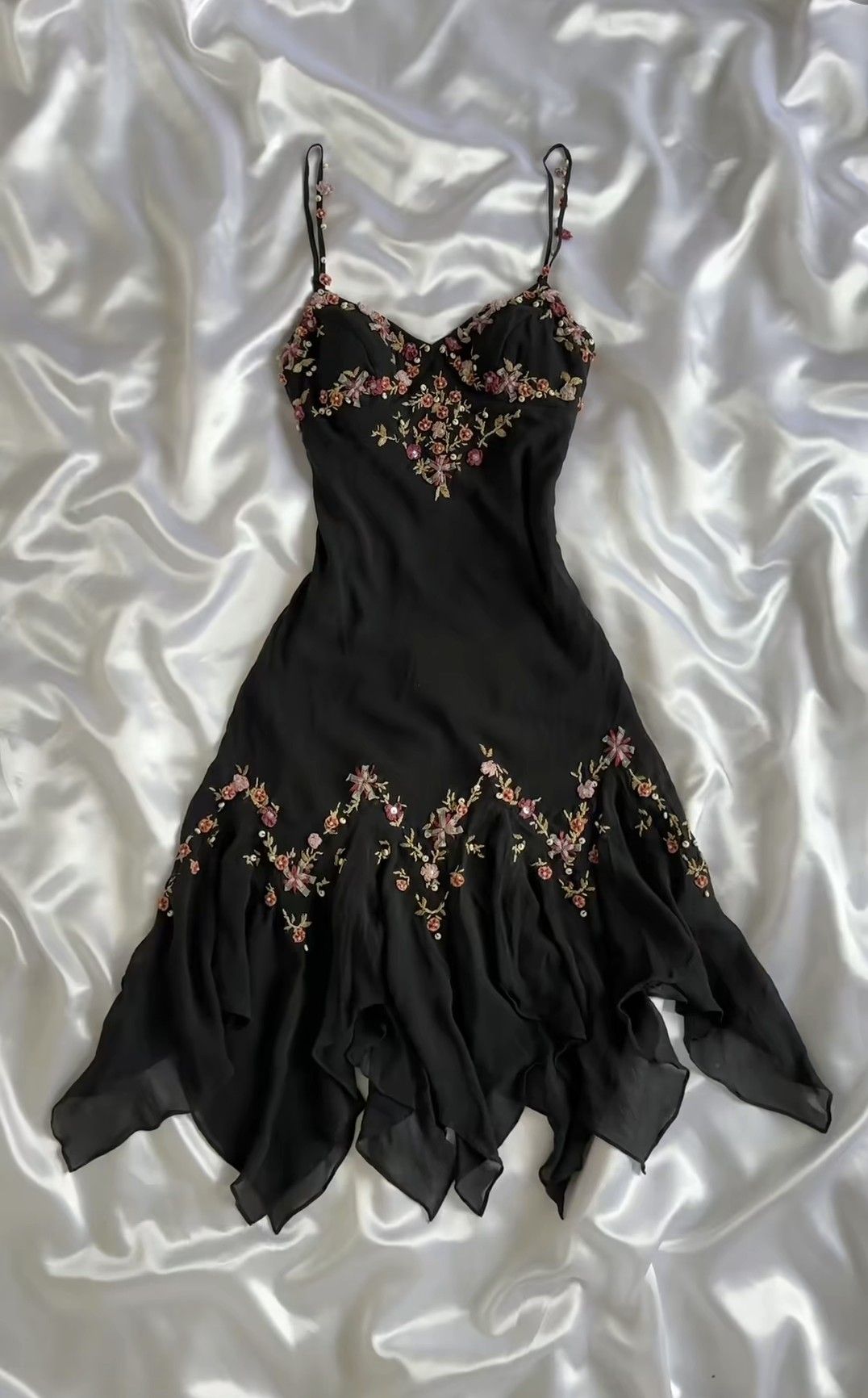 NiceVestidos-Black Floral Fairy Short/Mid-Length Unique Homecoming Dress nv5461