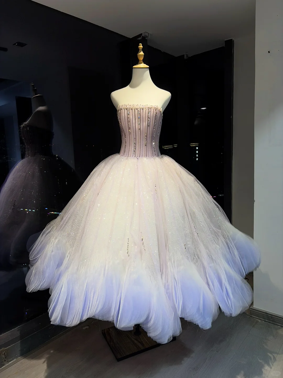 Women Light Purple Ombre Strapless Short Ball Gown, Vertical Beaded Corset Bodice, Sparkle Tulle Fairy Prom Dress  NV6942