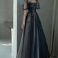 Schwarzes A-Linien-Ballkleid aus Tüll mit bauschigen kurzen Ärmeln, schwarzes Abendkleid, Partykleid nv1698