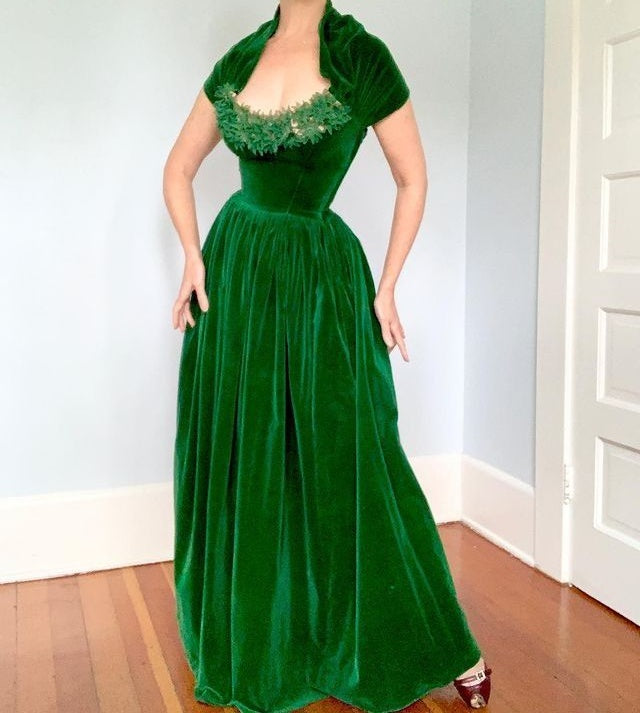 Emerald Green Vintage Elegant Long Velvet Ball Gown Evening Dress nv3381