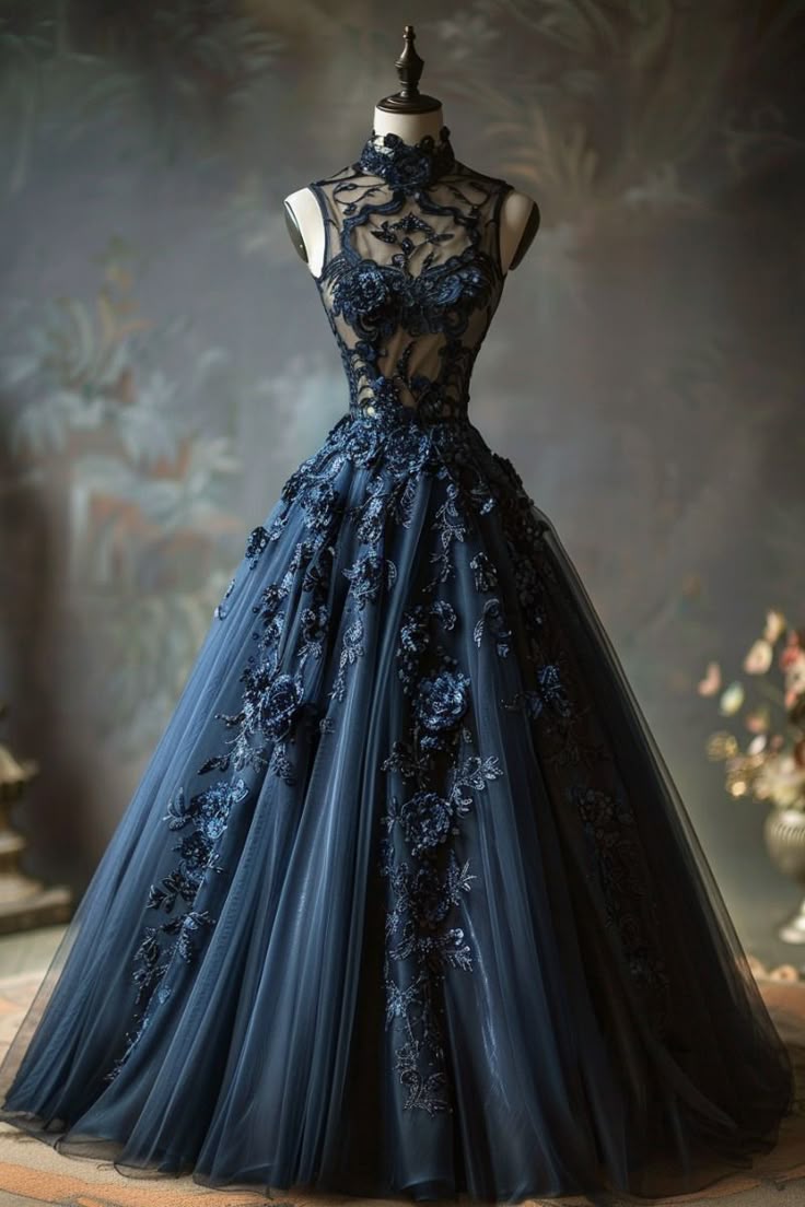 Robe de cour longue en tulle bleu marine, col montant, broderie 3D, ornée de détails (NV6212)