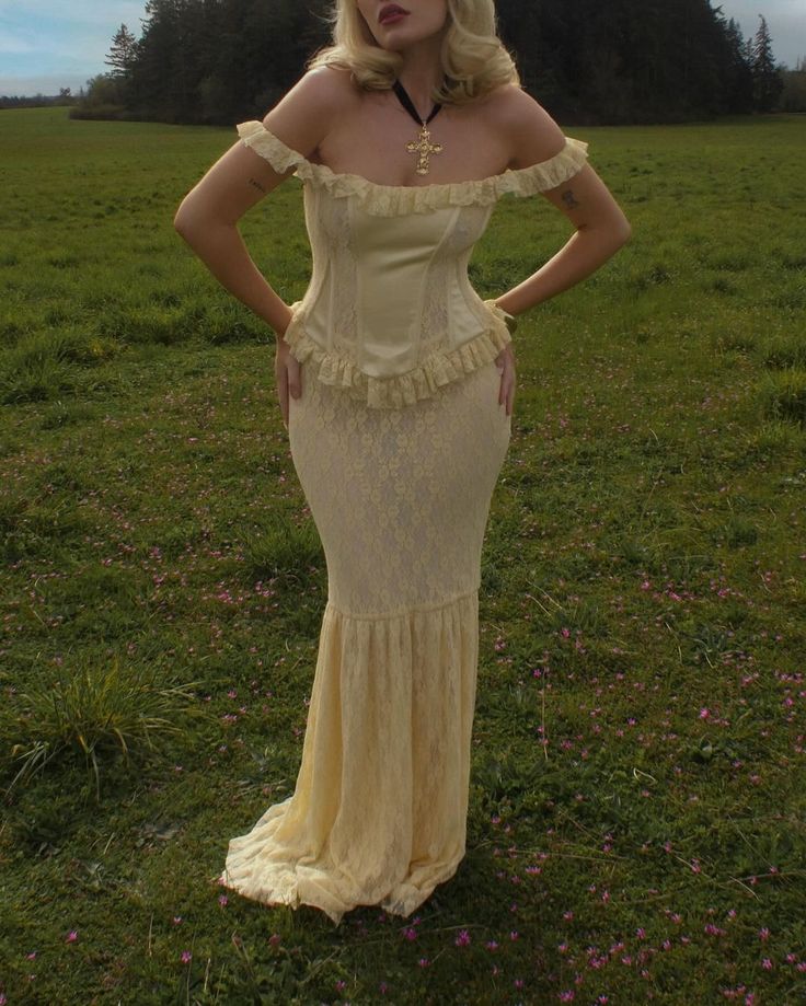 Robe de soirée longue en dentelle jaune élégante et vintage nv4163