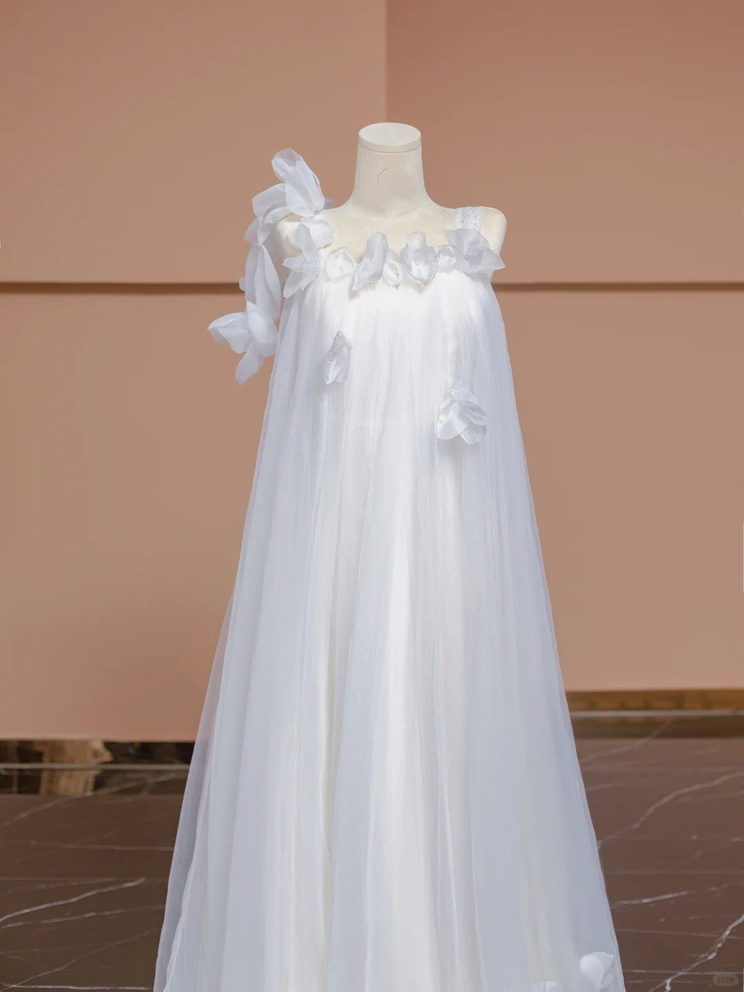 Weißes, geblümtes, langes Chiffon-Ballkleid, Abendkleid nv5076
