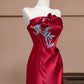 Rotes, perlenbesetztes, langes, bodenlanges Ballkleid aus Satin, nv5050