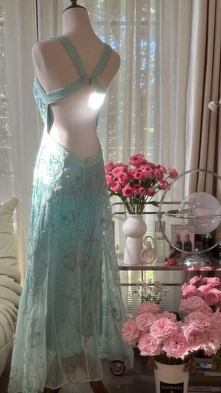 NiceVestidos – Vintage-Abendkleid, exquisit blau, elegant und mit Perlen besetzt. NV5983