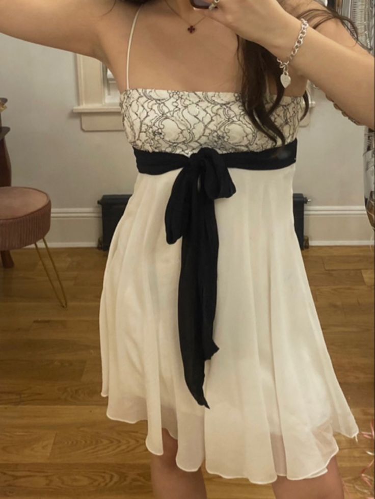 Robe de soirée courte en mousseline de soie, col en V, dentelle florale blanche, robe de bal, robe de soirée, robe de bal, robe de soirée, nv3510