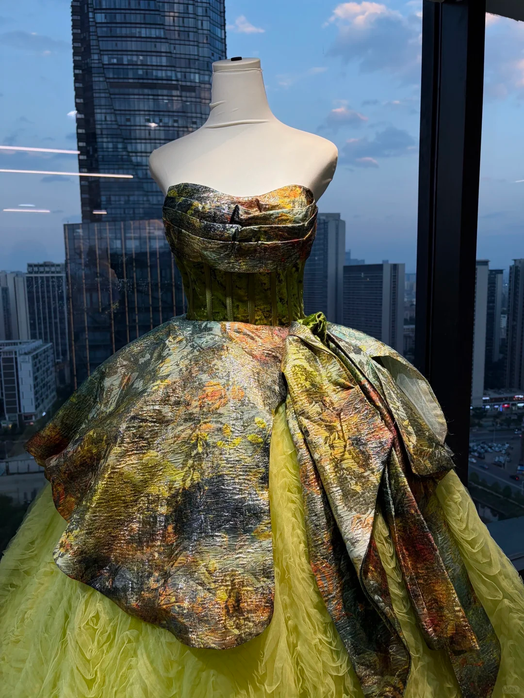 Strapless Lime Green Vintage Ball Gown Metallic Oil Painting Jacquard Overskirt Ruffle Tulle Prom Dress  NV7031