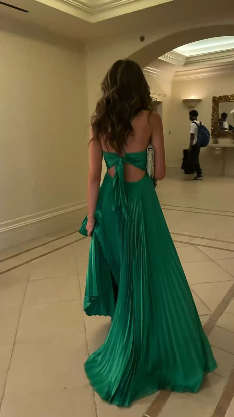 Grünes langes plissiertes Abendkleid mit Bindeband hinten nv1714