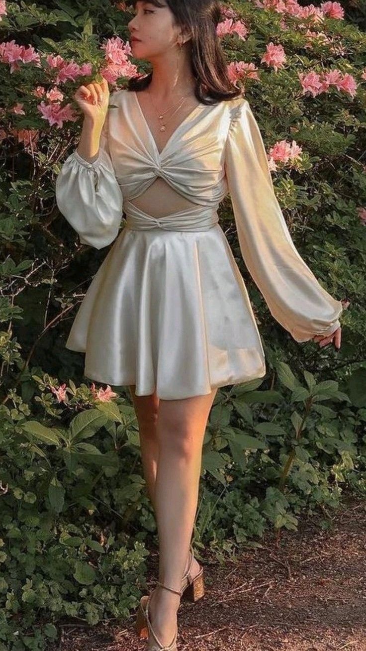 Robe de soirée courte à col en V blanche et à la mode nv1874
