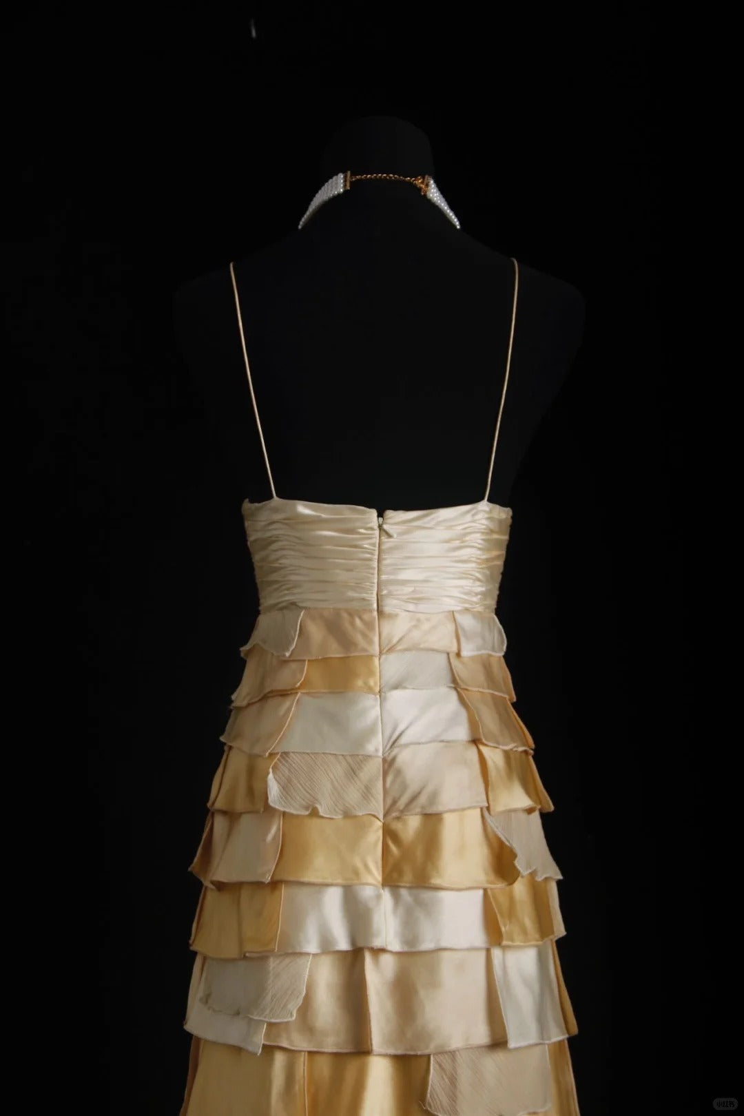 Robe de soirée longue à volants en mousseline de soie à paillettes marron et jaune vintage nv5208