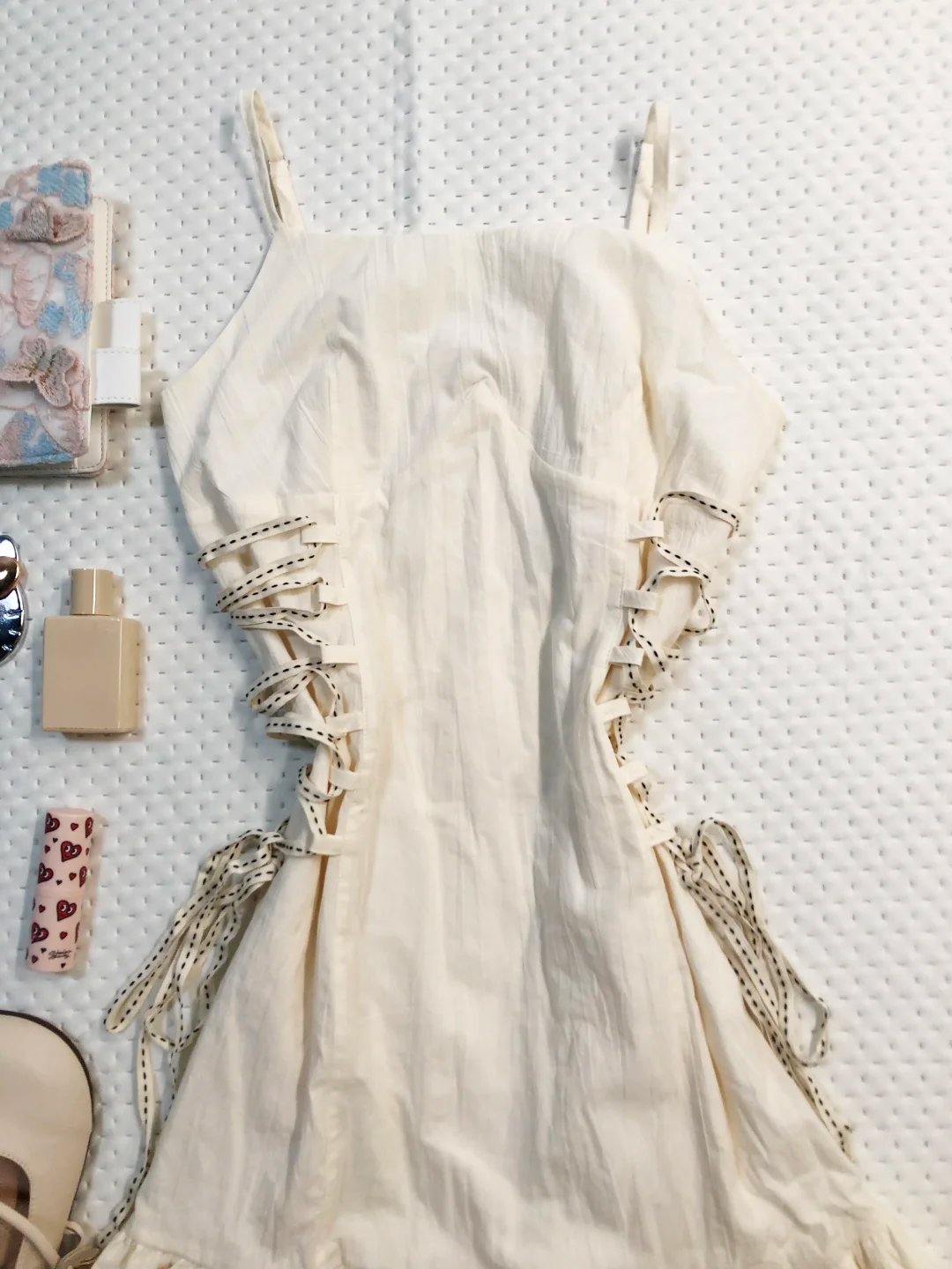 Cream White Spaghetti Strap Short Homecoming Dress Square Neck Side Lace Up Ruffle Hem Vintage Cocktail Gown  NV6914