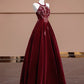 Rotes, perlenbesetztes, langes, bodenlanges Ballkleid aus Samt, NV5051