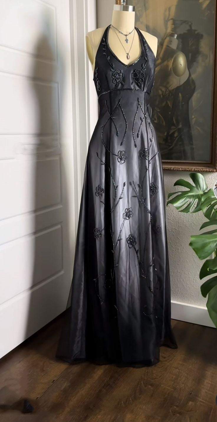 Schwarz/Burgunderrot Vintage-Mode Exquisite Perlenbesatz Elegantes rückenfreies langes Satin-Tüll-Abschlussballkleid Abendkleid Partykleid nv3649