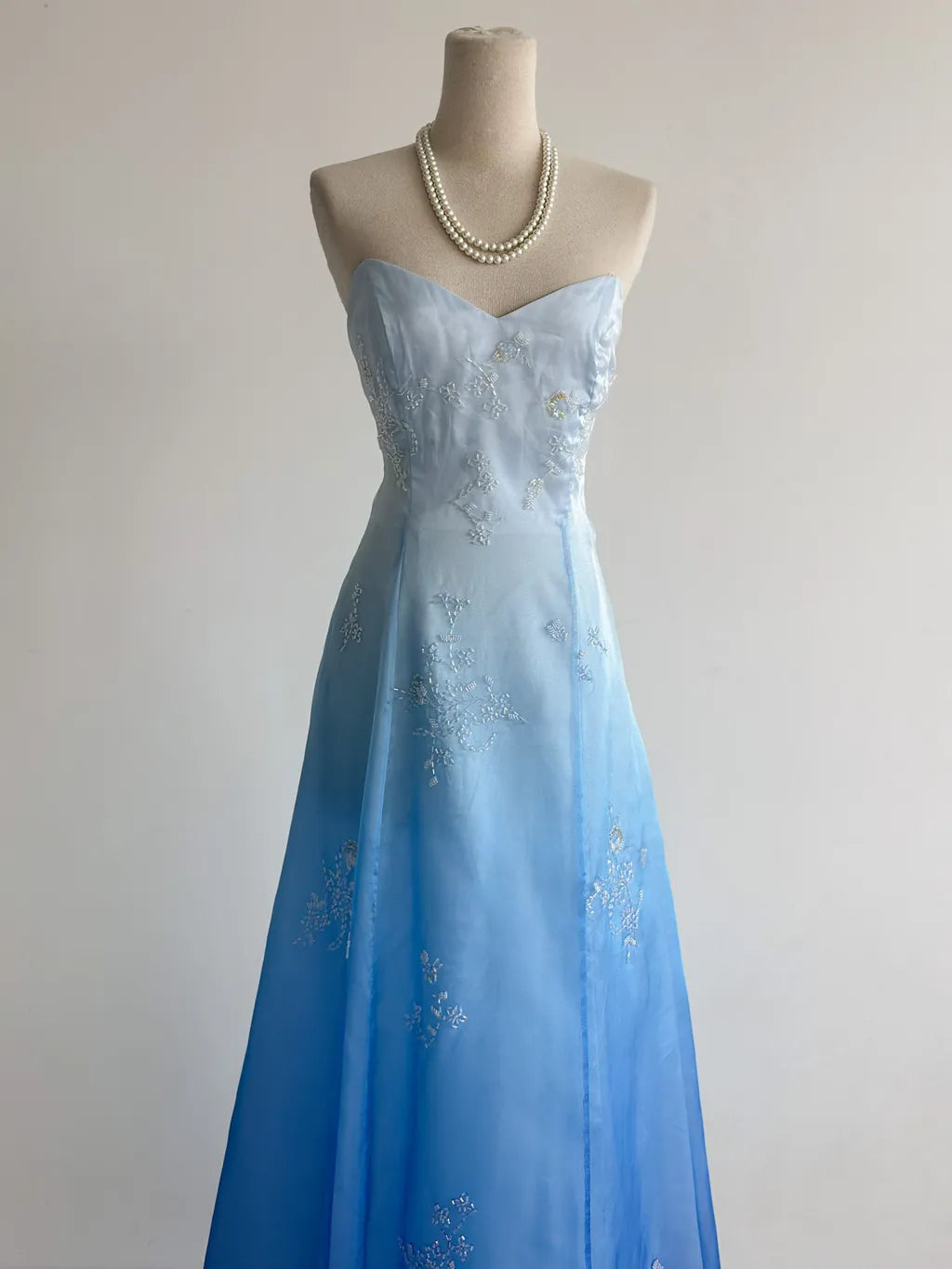 NiceVestidos-Blau und weiß exquisite floral mode gradienten tube top lange bodenlange ballkleid abschluss kleid nv5523