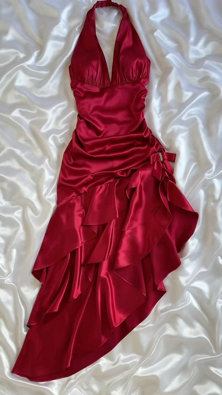 Robe de soirée longue rouge en satin à volants, sans bretelles, à la mode, nv3608