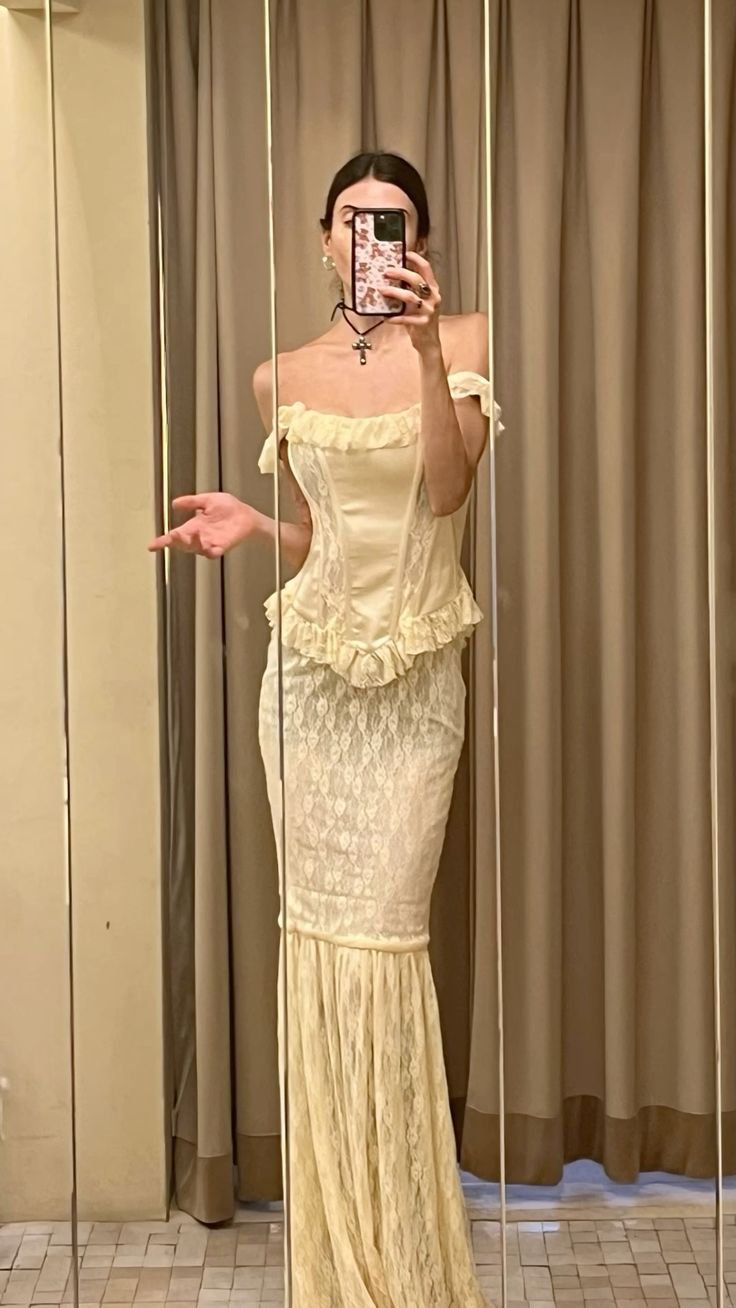 Robe de soirée longue en dentelle jaune élégante et vintage nv4163