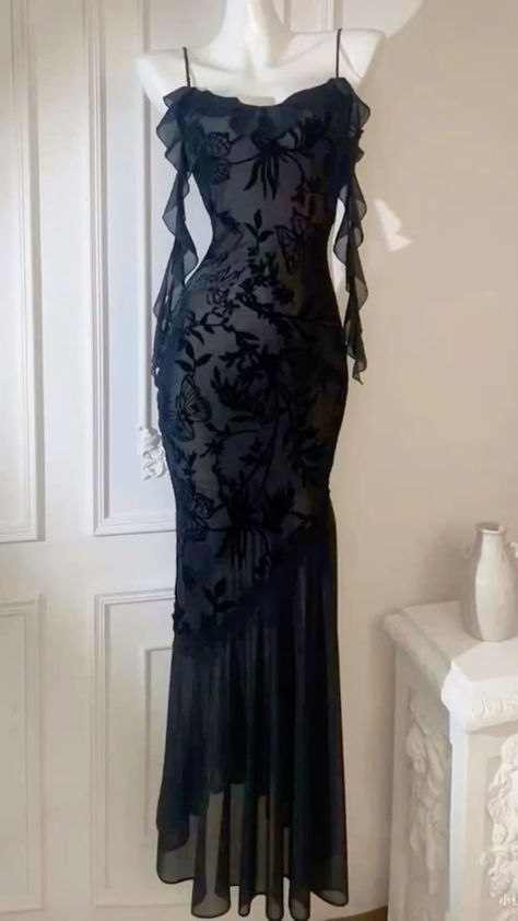 Robe de soirée longue sexy noire à bretelles spaghetti en dentelle style sirène nv1985