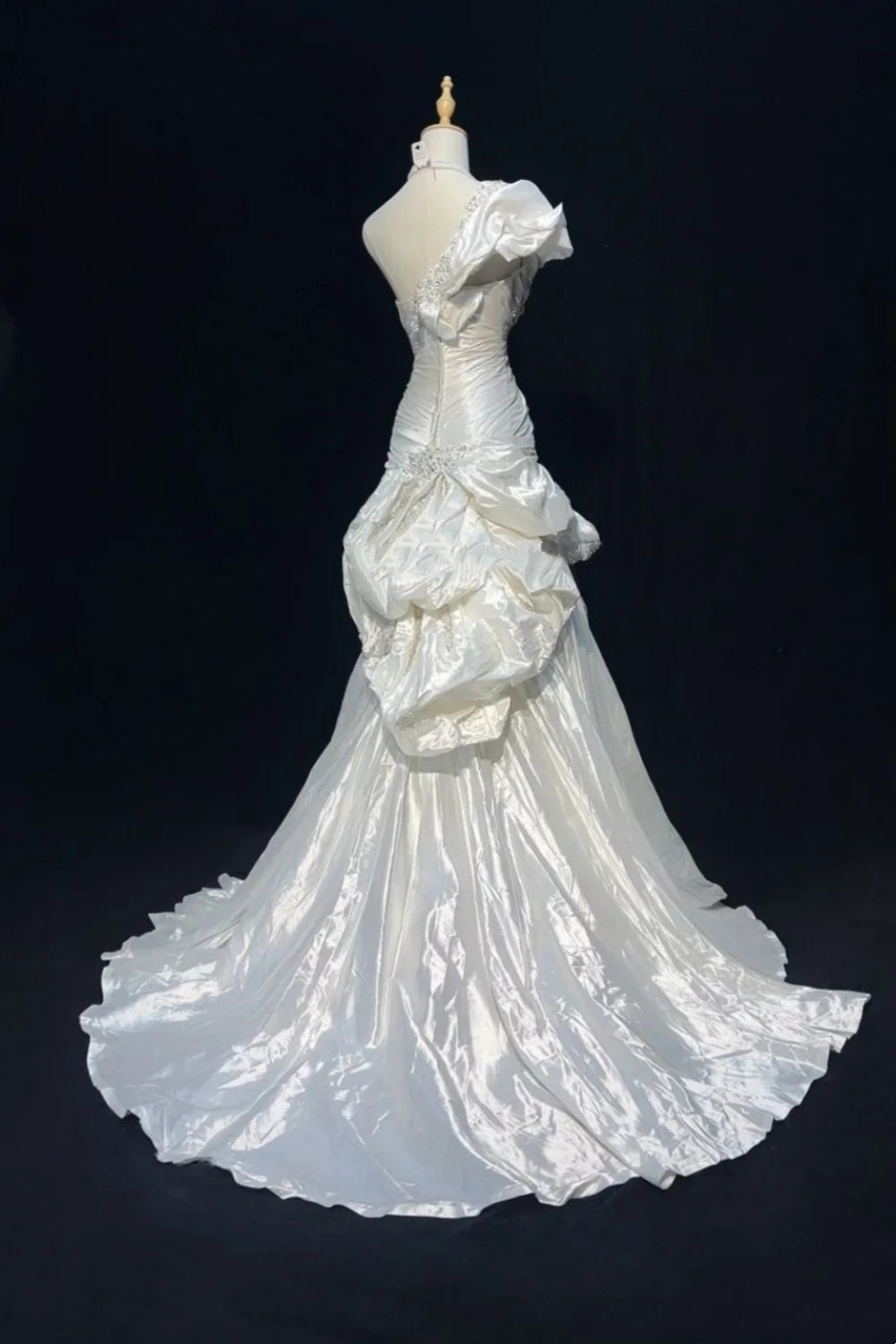 Wunderschönes, langes, aufwendig mit Perlen verziertes Abendkleid/Ballkleid NV6577