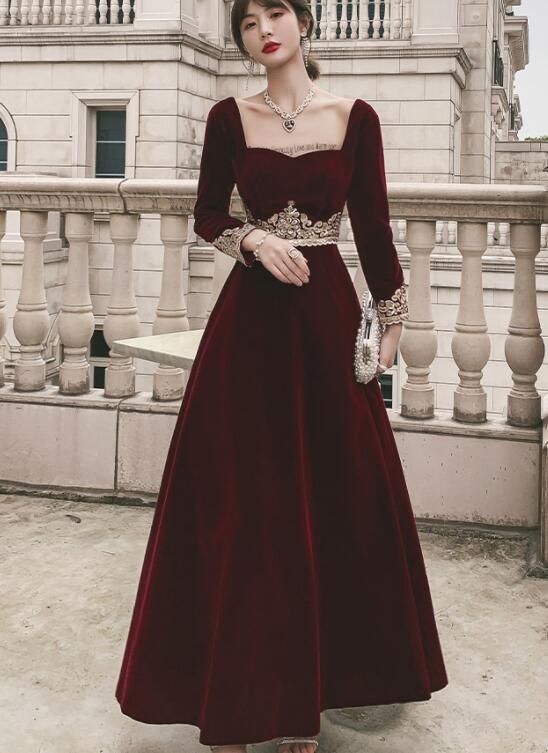 Burgundy Elegant Vintage Impressive A-Line Velvet with Appliques Long Sleeves Floor Length Round Neck Fall Long Prom Dress Formal Evening Dress Christmas Dress Halloween Wedding Guest Party Dress nv2568