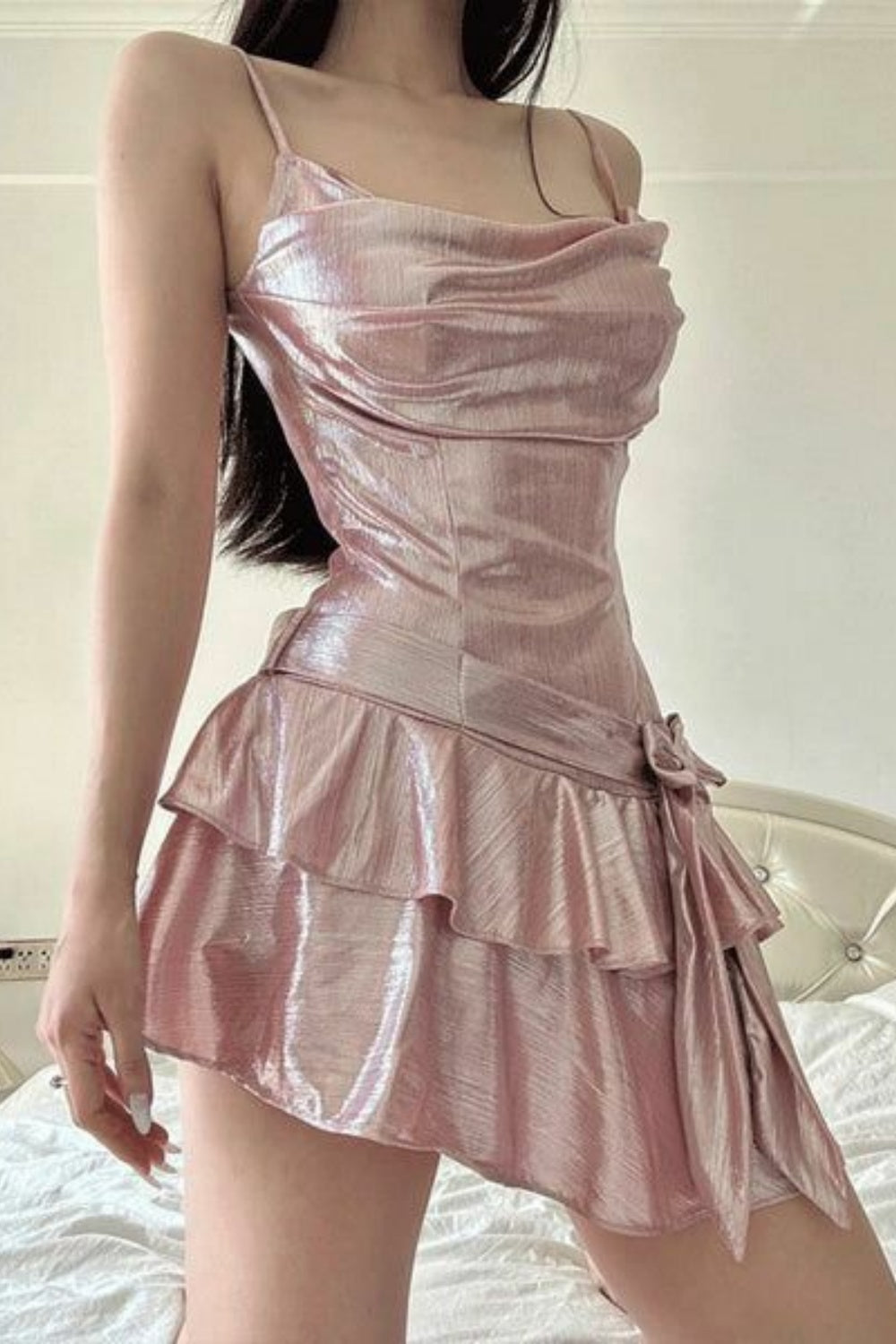 Süße Spaghettiträger Rüschen kurze Satin Mädchen Mini Homecoming Kleid Partykleid nv5438