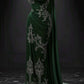Dunkles, luxuriöses, avantgardistisches One-Shoulder-Abendkleid | Smaragdgrünes, perlenbesetztes, besticktes Maxikleid mit Meerjungfrauen-Schleppe und Cape für Galas, Red Carpet und Retro-Mottopartys NV6290