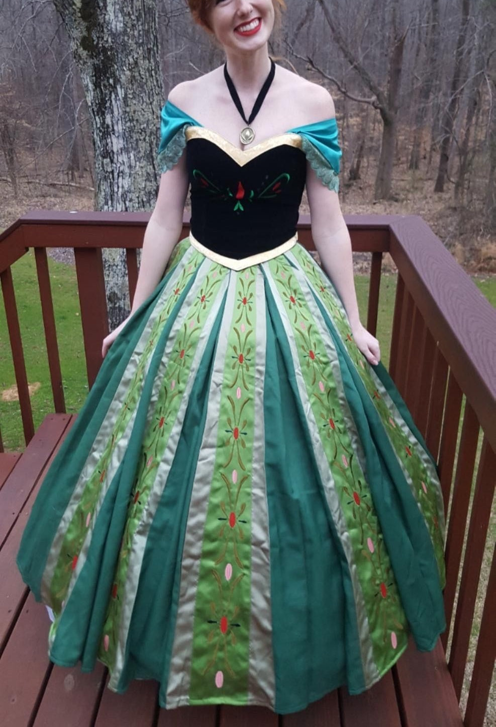 NiceVestidos - Robe de soirée princesse en tulle à manches courtes, couleur noire et verte, coupe trapèze, longueur au sol, NV5779