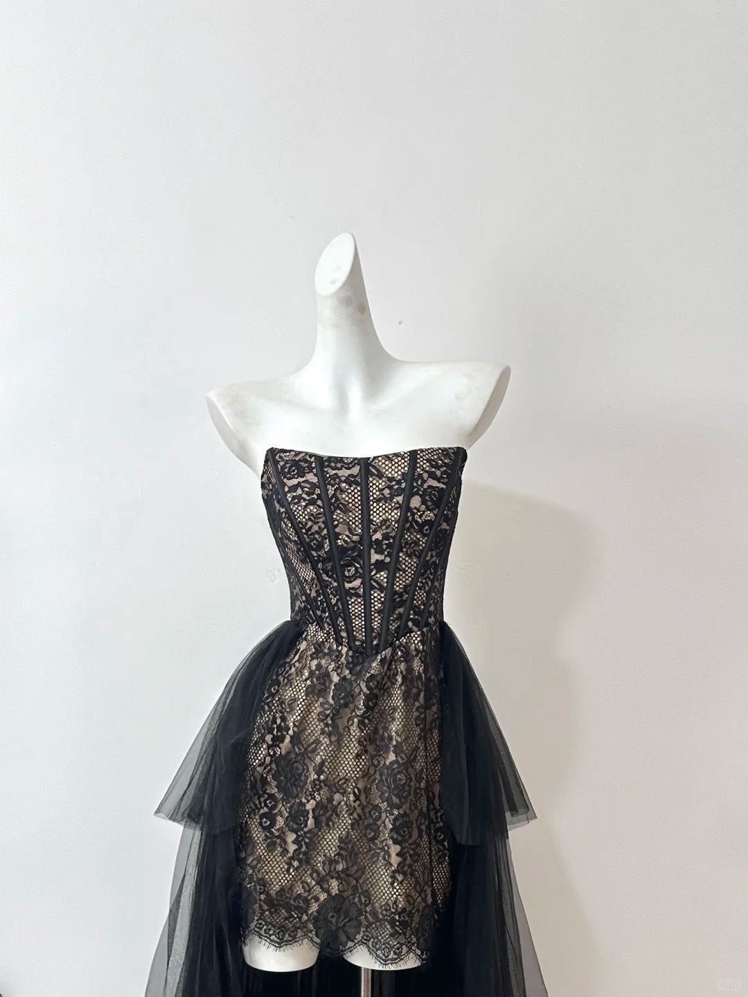 NiceVestidos - Schwarzes, exquisites, langes Ballkleid aus Spitze, Nv5622