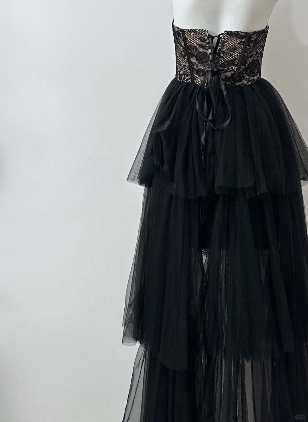 NiceVestidos - Schwarzes, exquisites, langes Ballkleid aus Spitze, Nv5622
