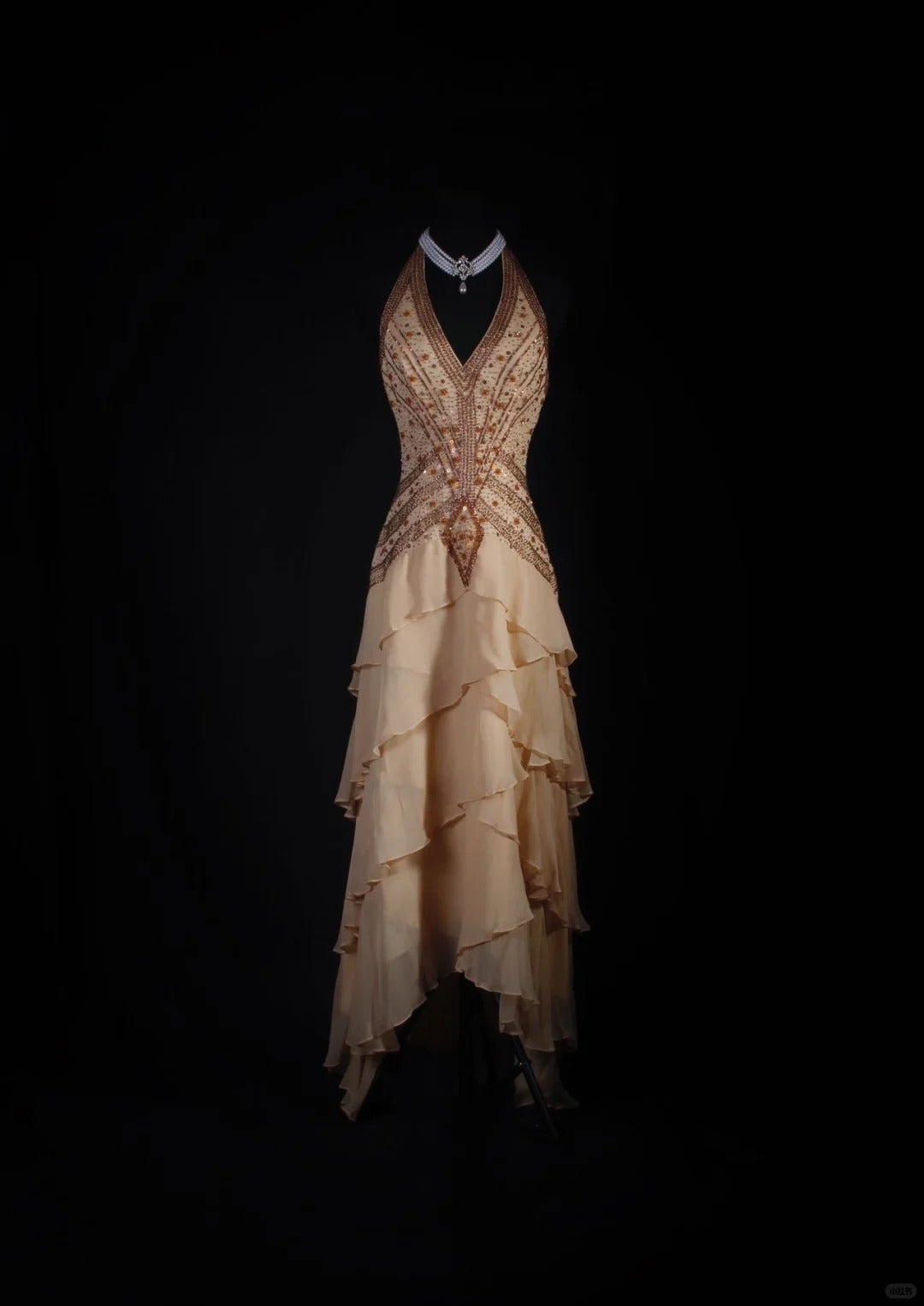 Khaki Perlenbesetztes, wunderschönes, exquisites, rückenfreies, trägerloses, langes Chiffon-Ballkleid mit Rüschen, Partykleid nv5209