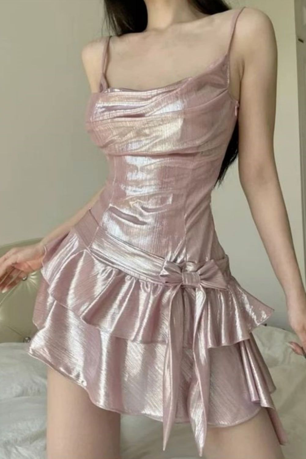 Süße Spaghettiträger Rüschen kurze Satin Mädchen Mini Homecoming Kleid Partykleid nv5438