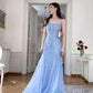 Robe de soirée longue en tulle bleu, élégante et raffinée, brodée, bretelles spaghetti, épaules dénudées, longueur au sol, robe de bal, robe de soirée, robe de soirée nv3716