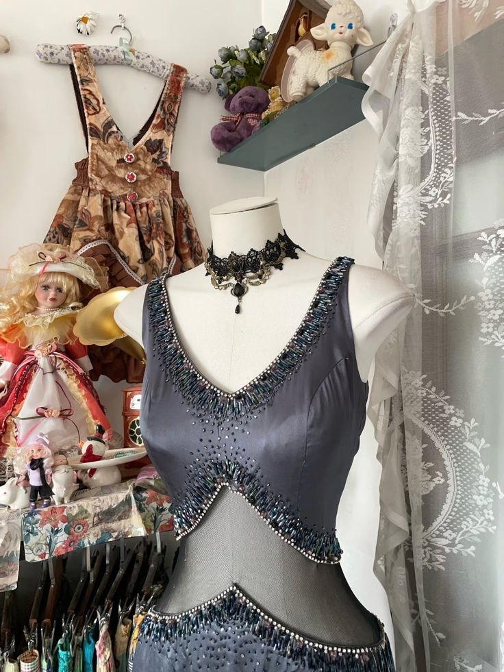 Robe de soirée sirène grise élégante et vintage, col licou, longue, coupe ajustée, en satin, robe de bal, robe de soirée, nv3912