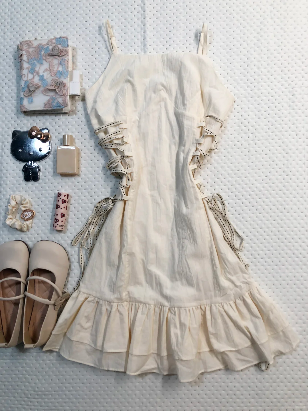 Cream White Spaghetti Strap Short Homecoming Dress Square Neck Side Lace Up Ruffle Hem Vintage Cocktail Gown  NV6914