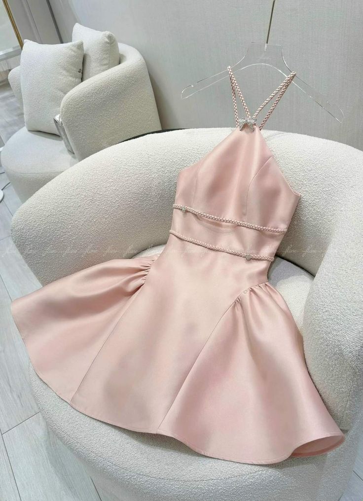 Robe de soirée courte à bretelles simple et tendance rose nv3006