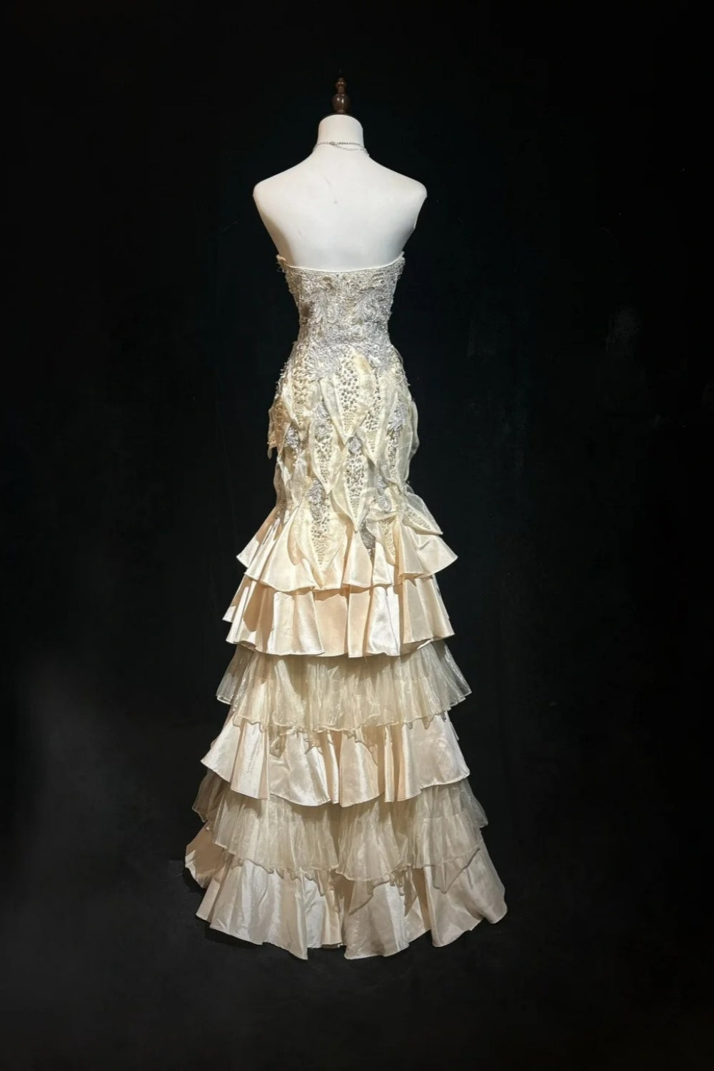 Luxuriöses und prachtvolles langes Abendkleid mit aufwendiger Perlenverzierung, Ballkleid NV6576