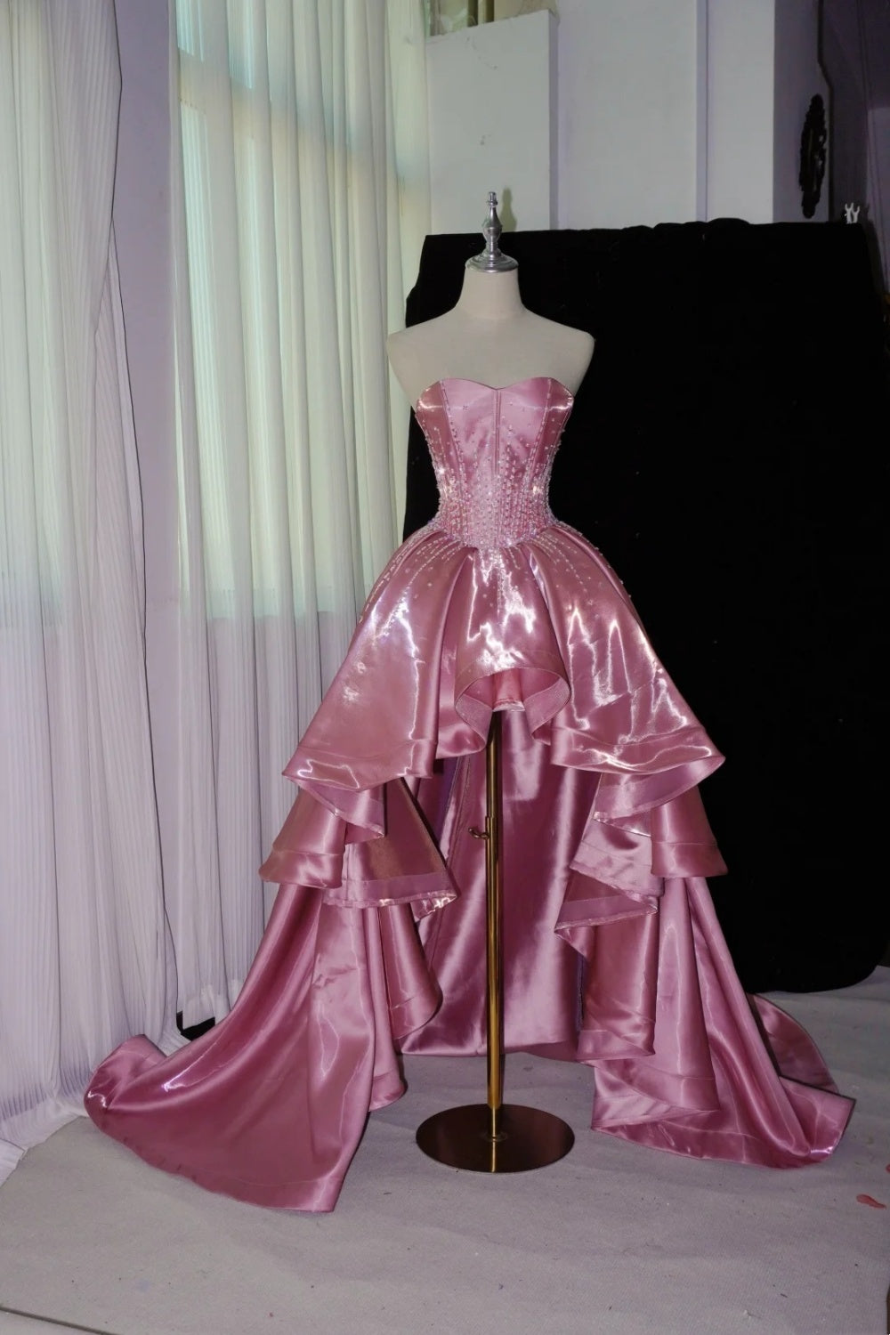 Elegantes und exquisites Abendkleid, Modell NV6722