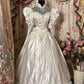 Weißes Langarm Vintage Elegantes Langes Satin Spitzen Brautkleid Ballkleid Abendkleid nv2970