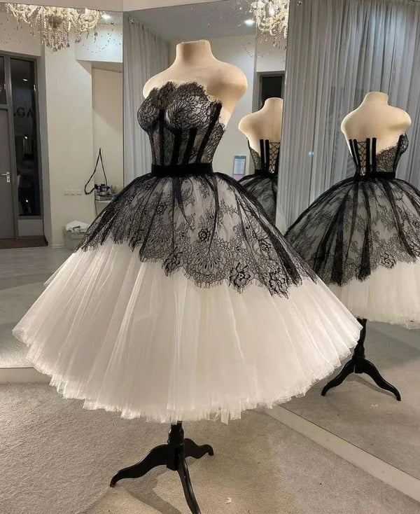 Schwarzes und weißes trägerloses kurzes Ballkleid Homecoming-Kleid Partykleid NV2055