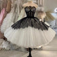 Schwarzes und weißes trägerloses kurzes Ballkleid Homecoming-Kleid Partykleid NV2055