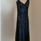 NiceVestidos - Robe de bal longue en mousseline de soie, élégante et raffinée, style vintage, bleu marine, faite à la main, avec bretelles spaghetti et perles, Nv5606