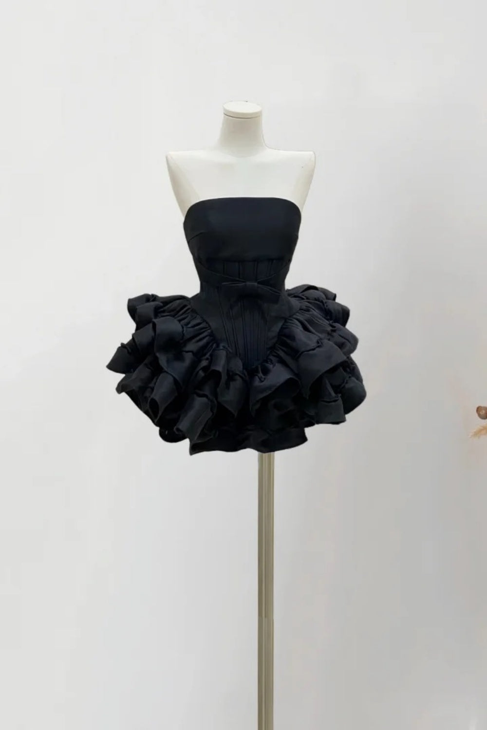 Robe de soirée courte en satin noir tendance, robe de soirée d'anniversaire nv5267