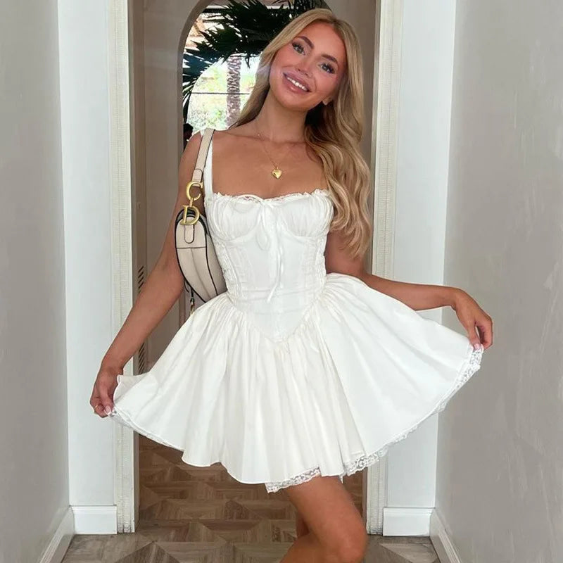 Rückenfreier, plissierter kurzer Spitzenrock, schmale Passform, Korsett, sexy Minikleid, elegantes französisches weißes Kleid nv1712
