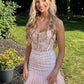 Süßes Ballkleid aus rosa Spitze mit V-Ausschnitt und Federn, kurzes Homecoming-Kleid aus rosa Spitze, formelles Abendkleid in Rosa, nv1565